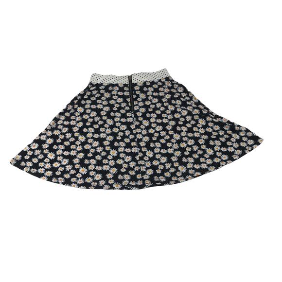 Xhilaration daisy skirt xs - Picture 5 of 7
